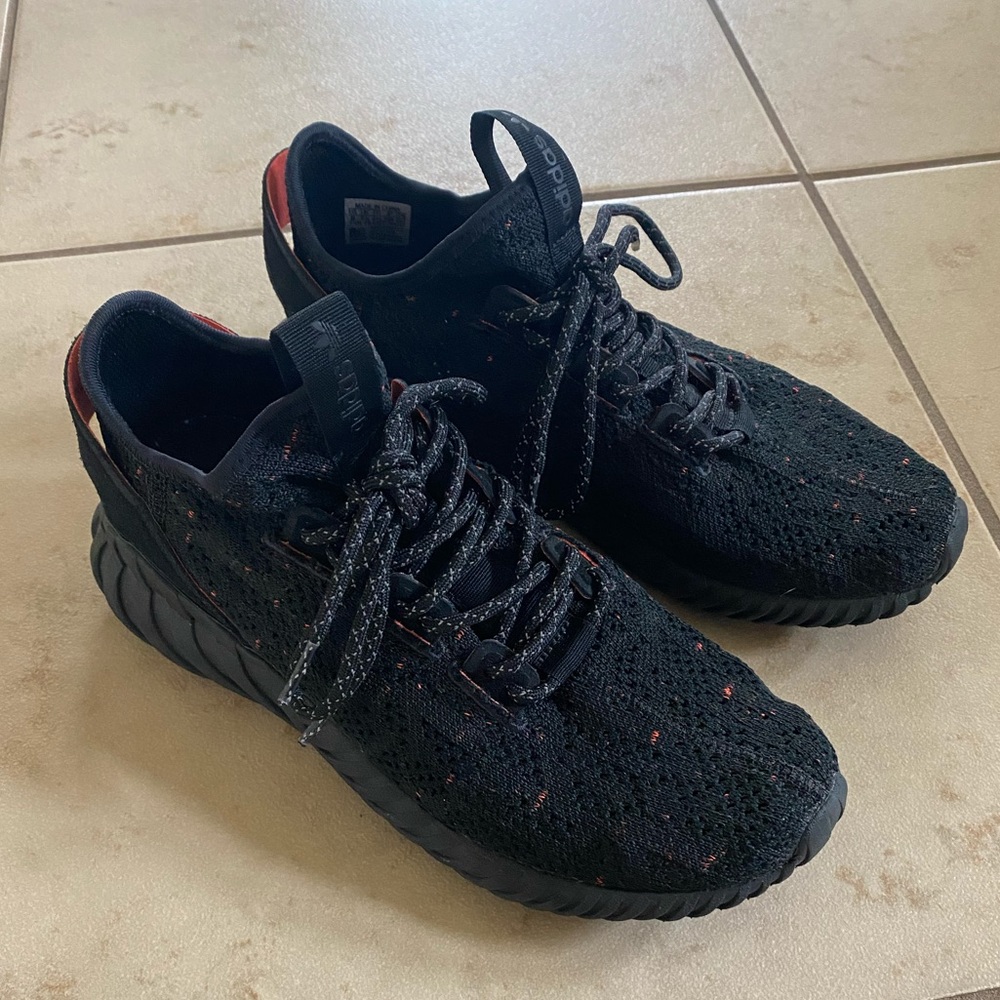 Woman’s Tubular Doom Sock PK